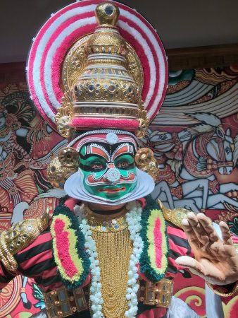 Enchanting Kathakali: Where Stories Come Alive through Exquisite Movement and Expression - euppy